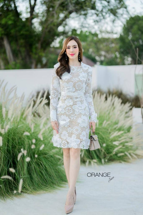 ORANGE JUICE Lace Embroidered Round Neck Dresses